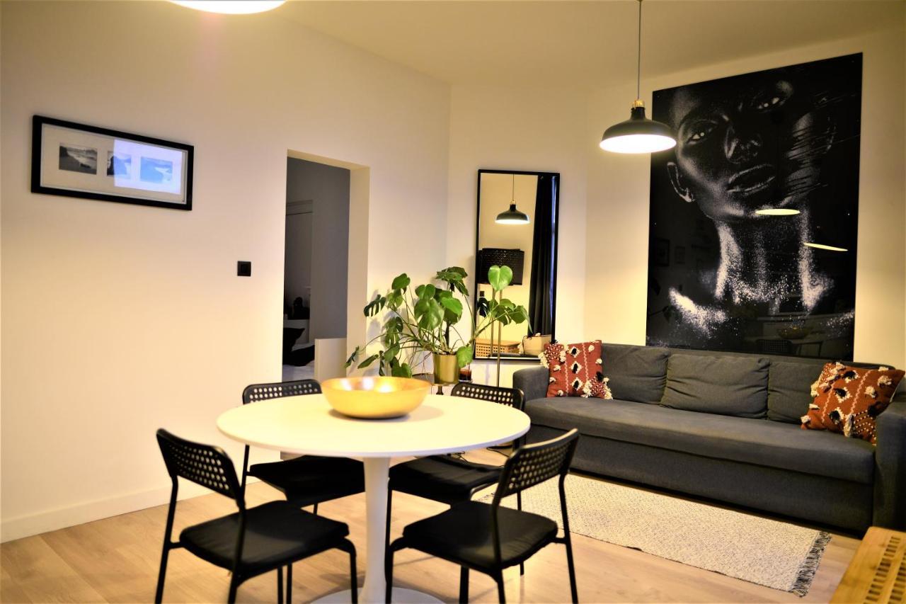 Sleep Inn - Black And White Modern Flat With Cityview Антверпен Экстерьер фото